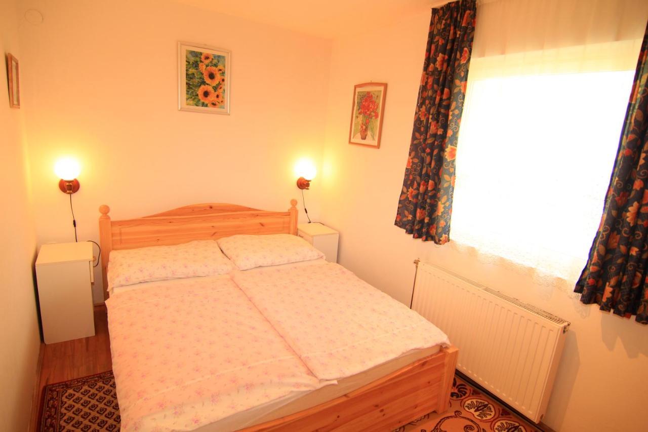 Margareta Apartmanhaz Apartment บาลาตงโบกลาร์ ภายนอก รูปภาพ